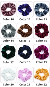Grille de 12 chouchous en velours aux couleurs vives avec texture plissée douce