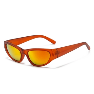 Retro-Sport-Sonnenbrille mit transparenten orangefarbenen Rahmen und verspiegelten Gläsern