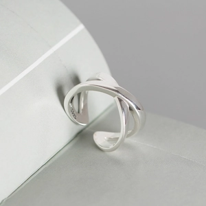 Minimalist S925 sterling silver cross open ring with polished finish for women