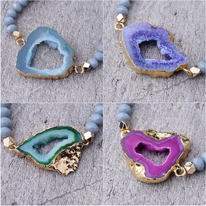 Faceted crystal beaded bracelet with irregular gold-plated druzy agate slice in four colors