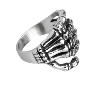 Bague vintage en acier inoxydable avec main de squelette argentée et design gothique