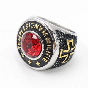 Retro Knights Templar ring featuring a red gemstone and silver gold metallic cross details