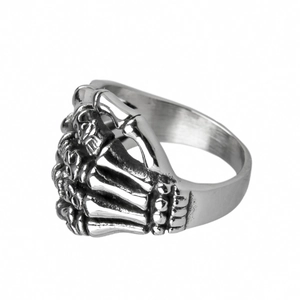 Bague rétro en acier inoxydable pour femme avec design gothique de main de squelette