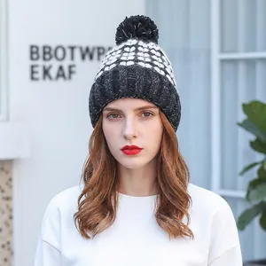 Berretto Invernale Da Donna Pompon Maglia Grossa Foderato In Pile Caldo Morbido Esterno Blocchi Di Color Moda