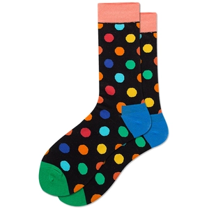 Vue détaillée de chaussettes à pois colorés avec revers rose et talon bleu vif