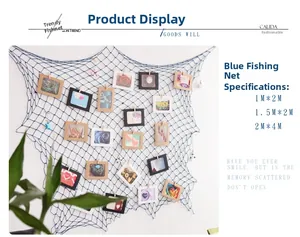 Détail du filet de pêche décoratif bleu avec pinces à photos en plusieurs tailles