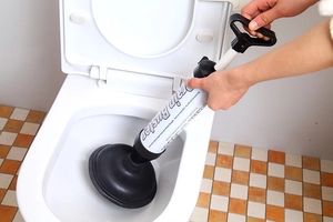 Sturalavandino ad alta pressione Drain Buster usato per sbloccare lo scarico del WC