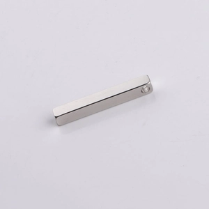 Macro detail of silver rectangular 3D stainless steel bar pendant with 5x35mm mirror finish
