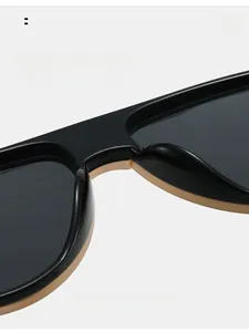 Detail der integrierten Nasenpads an der schwarzen Pilotenbrille für bequemes Tragen