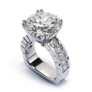 Luxurious Copper AAA Zircon Ring For Women Round Brilliant Cut Main Stone With Baguette Side Stones Wedding Fashion Jewelry