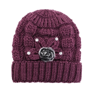 Bonnet en tricot violet foncé pour femme avec motif en spirale et détail floral strass