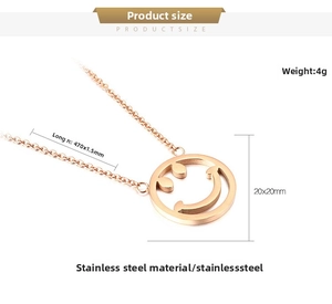 Vue détaillée du pendentif smiley en or rose avec spécifications et dimensions de l'acier