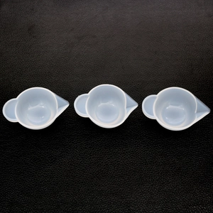 Three-piece silicone measuring cup set with spout design for precise resin casting