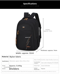 Detailweergave van de zwarte nylon rugzak met afmetingen en een grote opslagcapaciteit