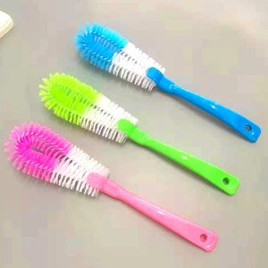 Drei multifunktionale Reinigungsbürsten für Tassen und Flaschen in Blau, Grün und Rosa