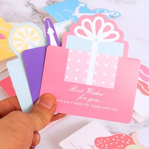 Cartes de vœux 3D ajourées en forme de cœur avec motifs colorés pour anniversaires