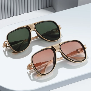 Klassische Pilotenbrille mit goldenem Metallrahmen und strukturiertem Steg für Damen und Herren