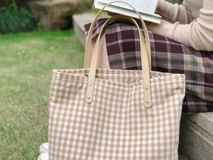 Borsa tote a quadretti con manici in finta pelle e rivetti dorati stile vintage