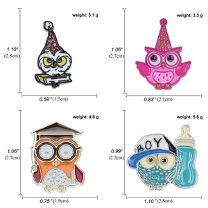 Broches hibou en émail dessin animé en quatre styles avec des designs d'étudiants