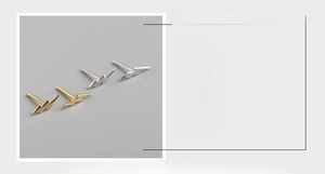Detailed specs of S925 sterling silver lightning stud earrings in white gold and yellow gold