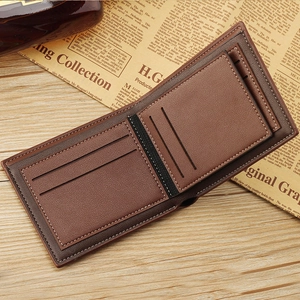Portefeuille pour homme en cuir marron classique avec surpiqûres et fentes pour cartes
