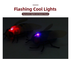 Dettaglio di insetti giocattolo con occhi LED rossi e viola e ali trasparenti