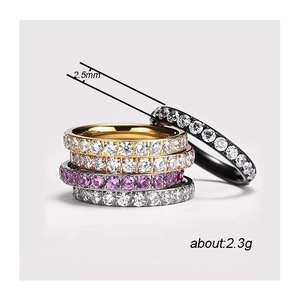 Ensemble de 5 bagues d'éternité en or, rose, argent et noir avec diamants ronds de 2,5 mm