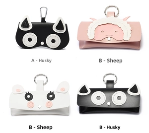 Vue détaillée des étuis à lunettes en cuir aux motifs d'animaux Husky et Mouton
