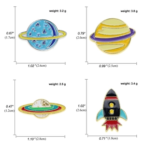 Dimensions et poids détaillés pour les épingles émaillées espace, planète et fusée