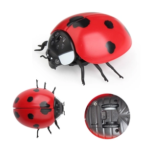 Giocattolo elettrico telecomandato a infrarossi coccinella con macchie nere