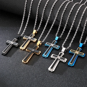 Colliers avec pendentif croix en acier inoxydable et chaîne torsadée en plusieurs couleurs