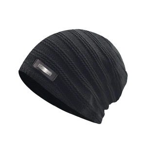 Unisex Winter Knitted Beanie Hat Fleece Lined Warm Ribbed Outdoor Thermal Cap With Metal Fashion Badge For Men Women