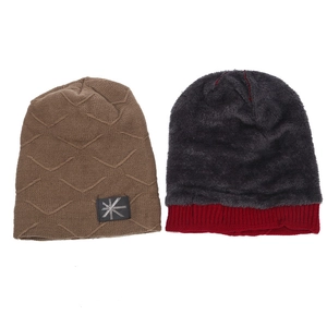 Men's winter knit beanie with warm fleece lining and stylish star patch decoration
