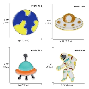 Lot de pins émaillés thème espace avec astronaute, terre et ovni en métal poli