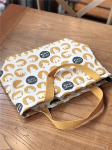 Sac fourre-tout en toile à motif d'ours polaire sur bois avec anses en sangle jaune
