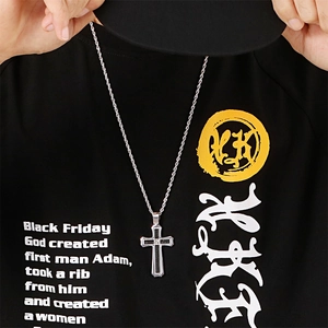 Collier pour homme en acier inoxydable avec chaîne torsadée et pendentif croix noire