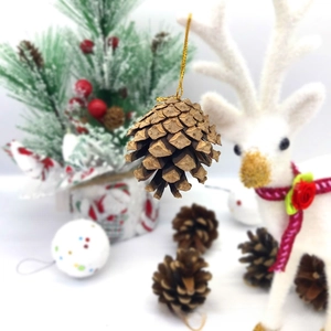 Pomme de pin naturelle avec cordon doré pour décoration de sapin de Noël festive