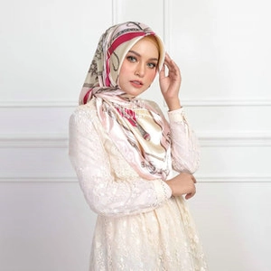 Close-up of carriage chain and floral print pattern on vintage 90cm satin silk scarf