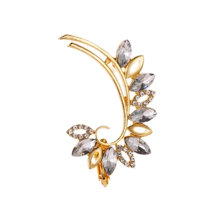 Eleganter Gold-Ohrclip mit funkelnden Kristall-Marquise-Steinen und Mikro-Pave-Akzenten