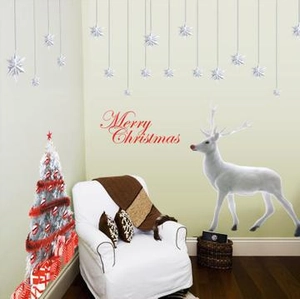Weiße Weihnachtsbaum und Rentier Wandtattoo mit Schneeflocken für festliche Fensterdeko