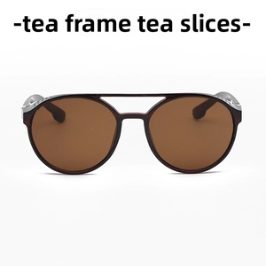 Makroaufnahme einer Retro Steampunk Sonnenbrille mit Teebraunem Rahmen und Metallakzent