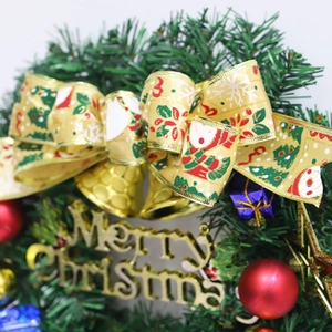 Couronne de Noël festive en PVC avec cloches dorées, boules colorées et signe Merry Christmas