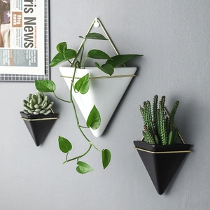 Nordic Modern Geometric Wall Mounted Ceramic Flower Pot Minimalist Triangle Indoor Plant Holder With Metal Rack Wall Decor