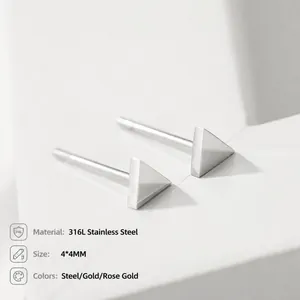 Minimalistische 4x4mm driehoekige oorknopjes van gepolijst 316L roestvrij staal zilver