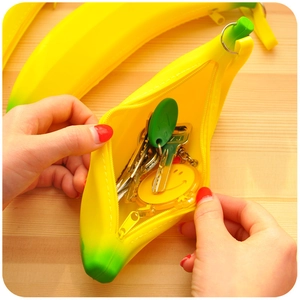 Creative banana shaped silicone coin purse with zipper for women and students