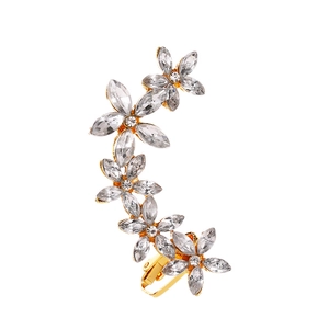 Goldene Ohrmanschette mit funkelnden Kristallblumen für Ohren ohne Löcher