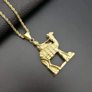 Gold-plated stainless steel camel pendant necklace with textured rope chain for hip hop style