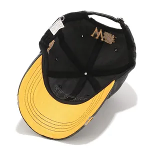 Classic cotton baseball cap with W embroidery, black and yellow contrast design