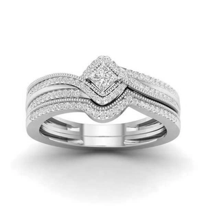 Set di anelli di lusso con zirconia taglio princess, doppio halo e fasce curve pavé