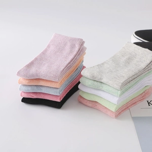 Colorful knitted cotton mid-calf socks for women in various Morandi solid colors